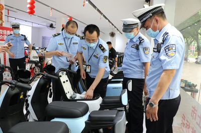 突擊檢查！廣西梧州市市場(chǎng)監(jiān)管局聯(lián)合交警開展電動(dòng)自行車銷售管理專項(xiàng)行動(dòng)